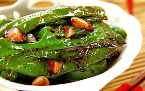 上班族必须学会的下饭菜：十分钟做出美味虎皮青椒