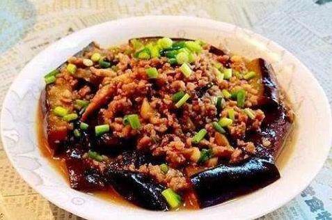 家常菜肉末茄子怎么做好吃，原料你和酒店厨师只差了这个