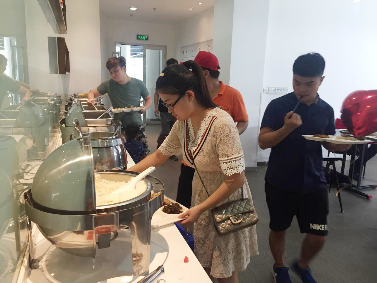 摩登7快餐配送