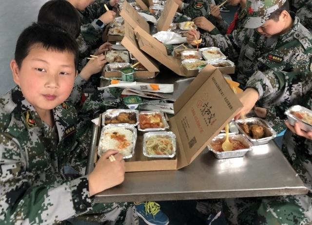 摩登7快餐配送