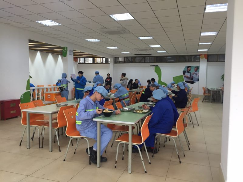 摩登7员工工作餐让，您吃的放心的员工餐